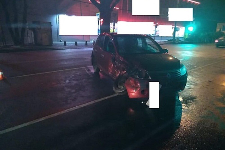 На проспекте Победы столкнулись два авто, водитель получила серьезные переломы