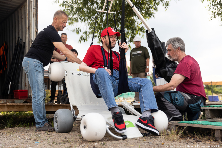 С учетом потребностей: в Прибрежном обустроили пляж для инвалидов-колясочников