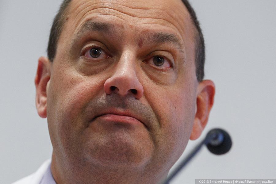 Больше не бездомные: первым медикам кардиоцентра вручили ключи от квартир