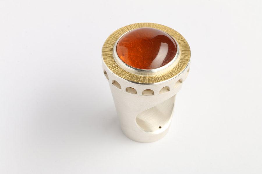 Что у янтаря на уме: в Музее янтаря открылась выставка ведущих ювелиров Латвии