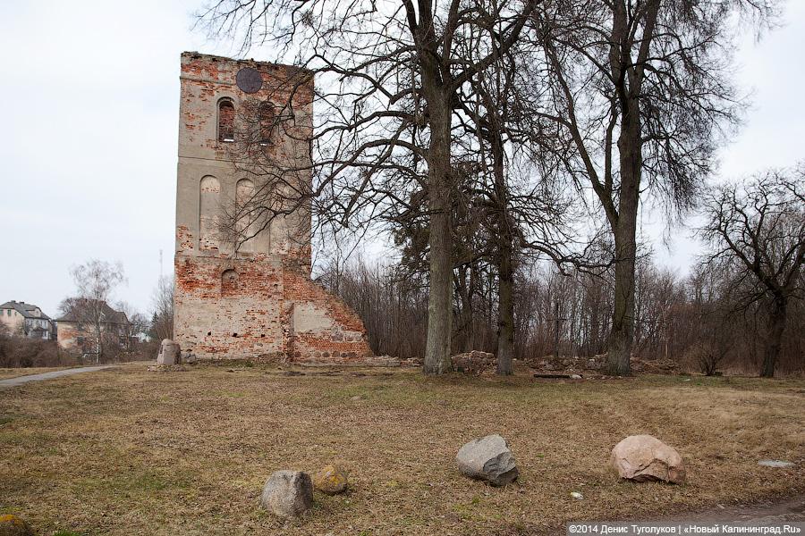 Крест на руинах: кирха XVIII века в поселке Крылово