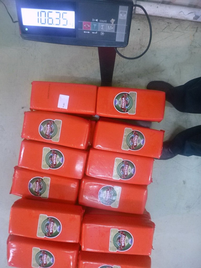 На границе у калининградца забрали центнер сыра из Польши, купленный для семьи