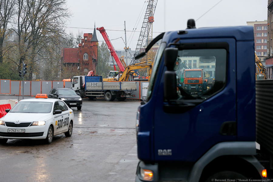 Перекрёсток с 6 «кирпичами»: в Калининграде открыли движение у Высокого моста
