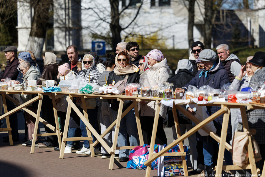 Великая суббота: в Кафедральном соборе освятили пасхальные угощения (фото)