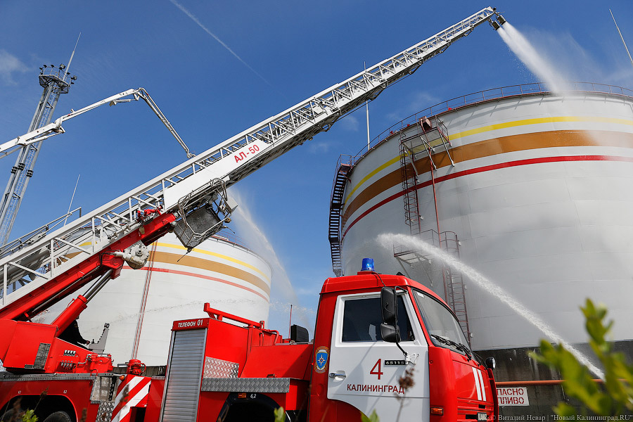 «Туши ТЭЦ»: в Калининграде прошли массовые учения МЧС