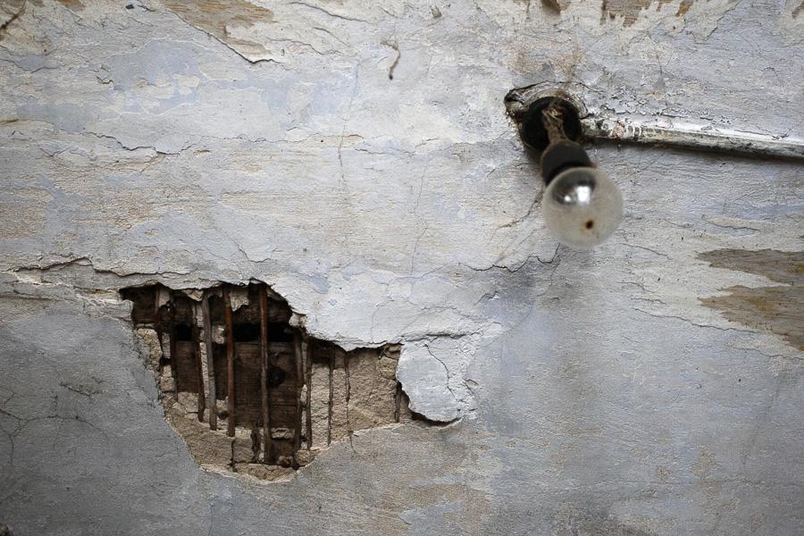 «Ладно, нас завалит, но детей?!»: власти Советска не спешат расселять аварийный дом