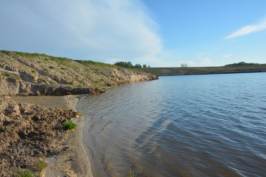 Озеро вместо леса: как выглядит после рекультивации карьер, где вырубили 60 га (фото)