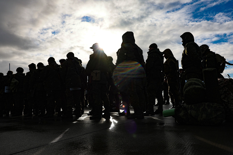 Хмурое утро: из Калининграда отправили очередную группу мобилизованных (фото)