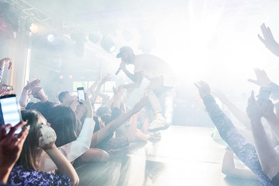 Все танцуют локтями: в клубе «Платинум» выступил протеже Тимати L’One