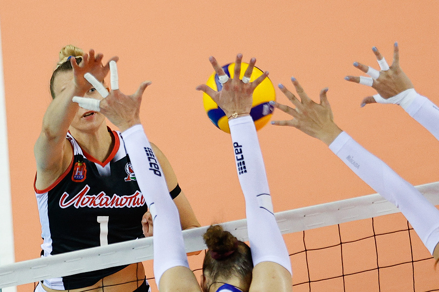 Интрига до последнего мяча: калининградский «Локомотив» сразился с ФТ «Сириус» (фото)