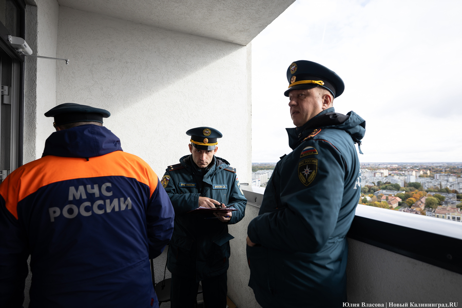 За три минуты на 25-й этаж: у пожарных прошли соревнование по скоростному подъёму (фото)