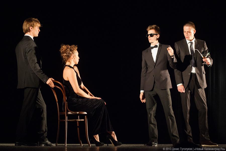 Всё о WooZoo: на «Балтийских сезонах» показали спектакль Олега Глушкова