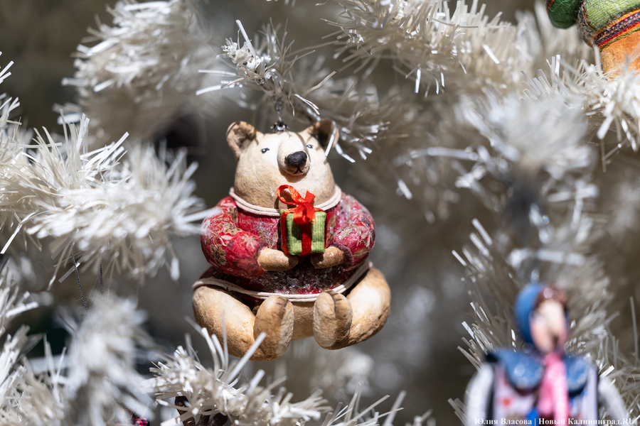 Символы Рождества и мир Гофмана: в Музее искусств открыли новогодний проект (фото)