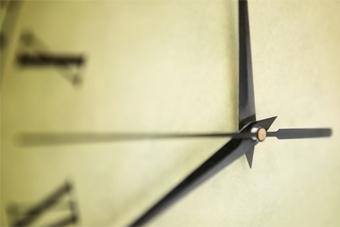 Госдума окончательно отменила переход на зимнее и летнее время