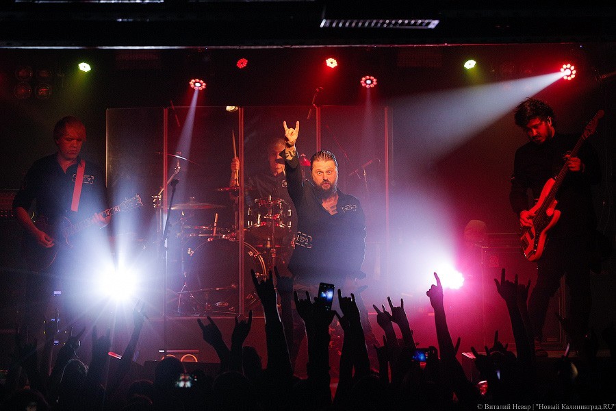 Ни траурный марш забывших дорогу домой: как «Пилот» привёз в Калининград рок