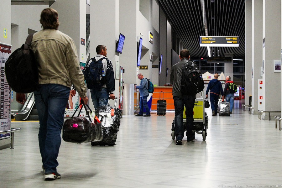 Прямым рейсом с Канар: в «Храброво» прилетел рейс с российскими моряками (фото)