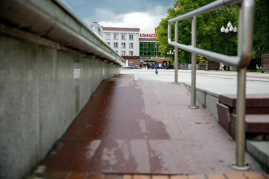 Инвалиды: даже площадь Победы в Калининграде для нас недоступна (фото)