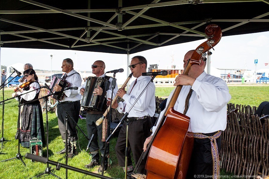 Съесть рыбца, а не собаку: почему мы любим деревенские праздники в Ниде