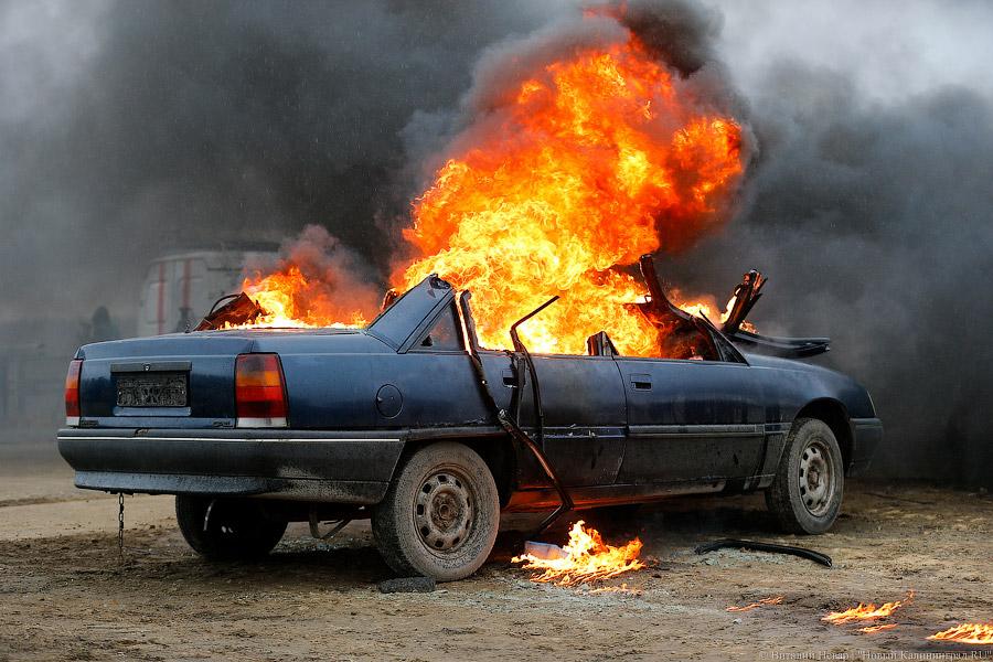 ДТП со зрелищным финалом: под Калининградом прошли учения спасателей