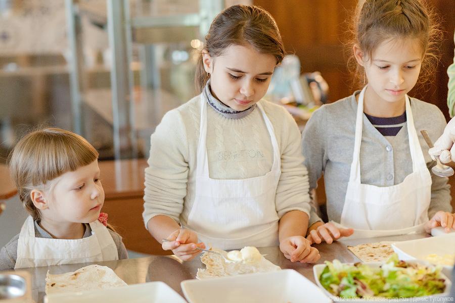 «Детский час»: шеф-повар ресторана «Терраса» Кеннет Линдберг дал мастер-класс детям
