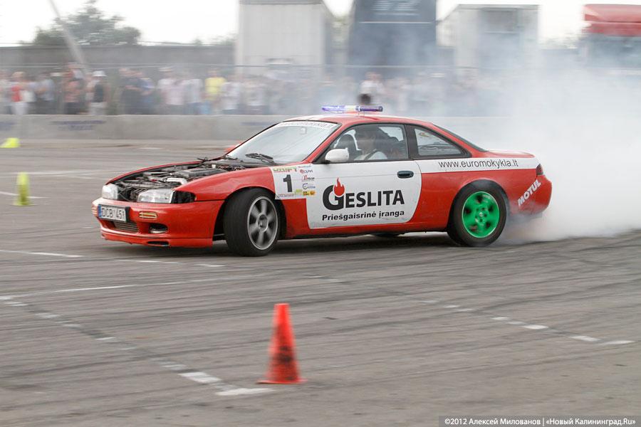 «Скользящие»: фоторепортаж с дрифт-шоу