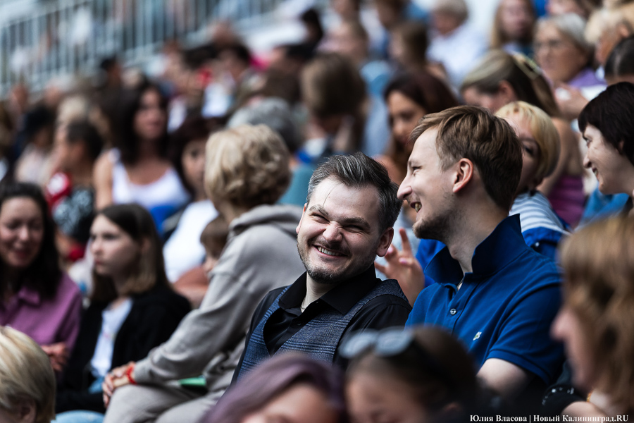 «Звуковая скульптура»: на стадионе «Калининград» устроили саунд-арт-концерт