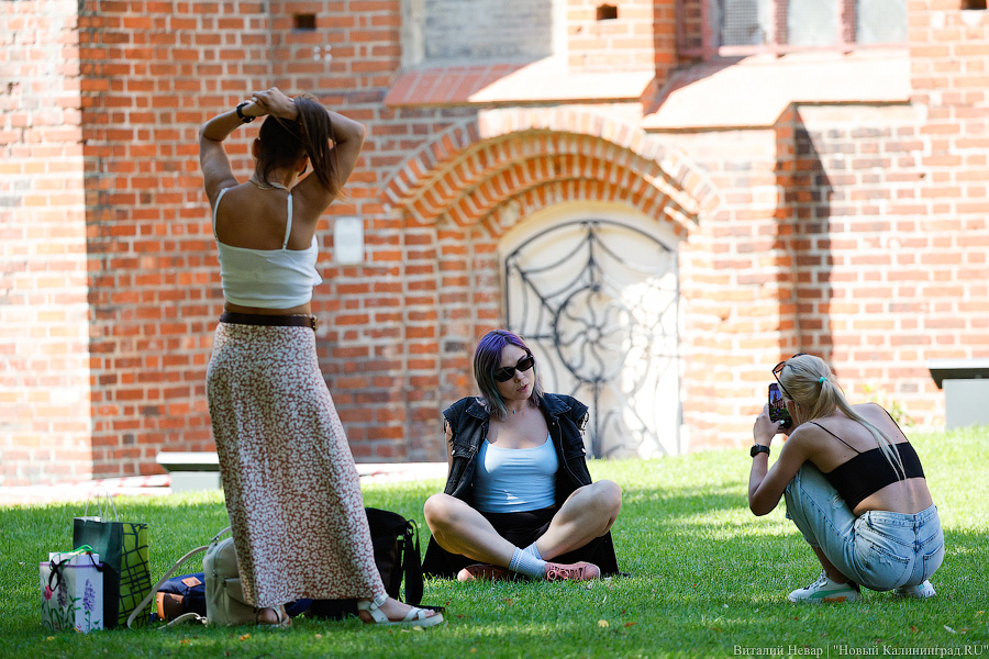 Диплом — и точка: выпуск студентов БФУ им. Канта в Кафедральном соборе (фото)