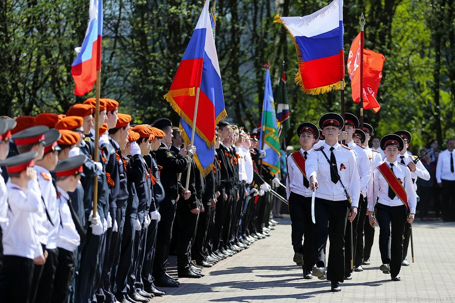 «А этот маленький»: в Калининграде прошел парад кадетов (фото)