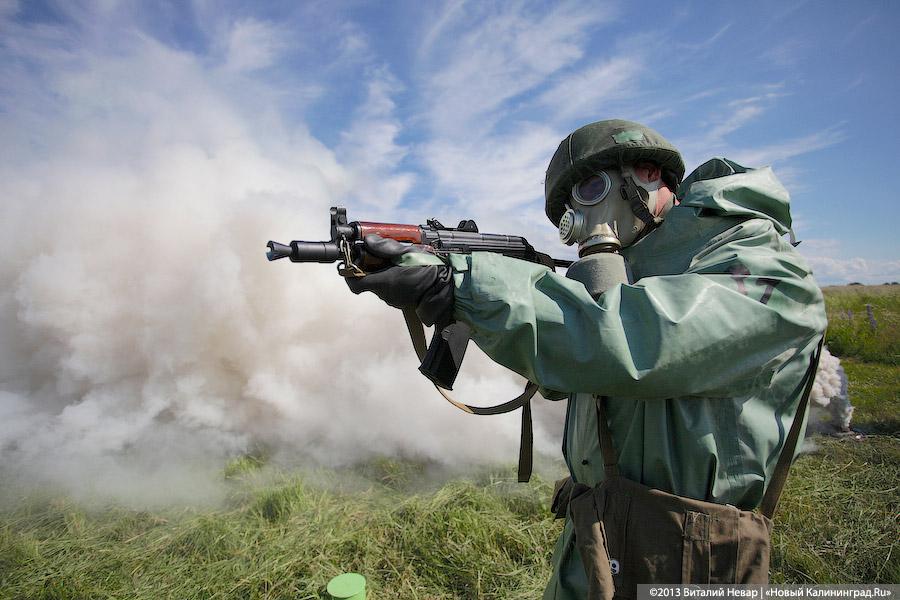 Полвека с морпехами: праздничные показательные выступления призывников 