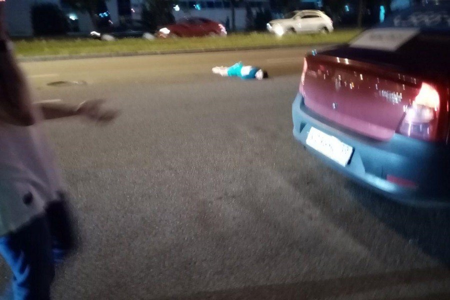Очевидец: на Моспроспекте в субботу насмерть сбили пешехода на переходе (фото)