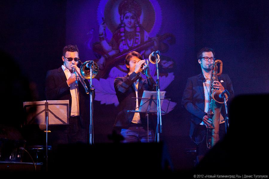 «Гребенщиков и оркестр»: фоторепортаж с концерта группы «Аквариум»