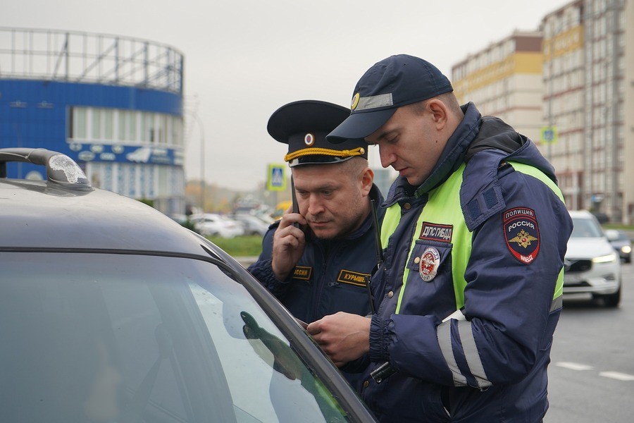 Пять машин должников вычислили по камерам и арестовали в Калининграде