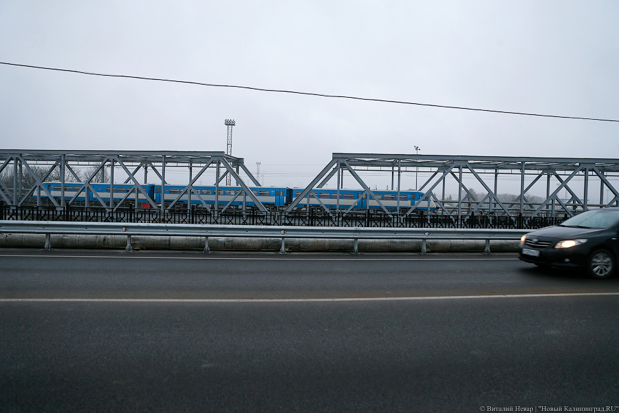 На Суворова без перемен: как «едет» мост через неделю после открытия 