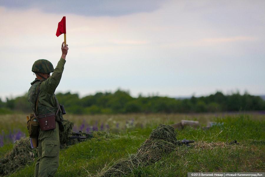 Полвека с морпехами: праздничные показательные выступления призывников 