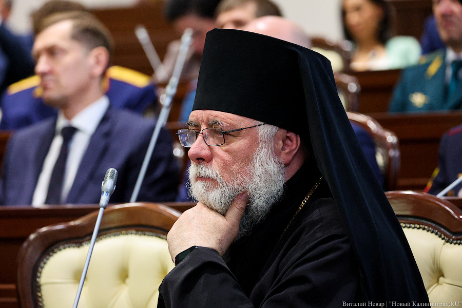 Карты, фотки, все дела: ежегодный отчет Антона Алиханова в фотографиях