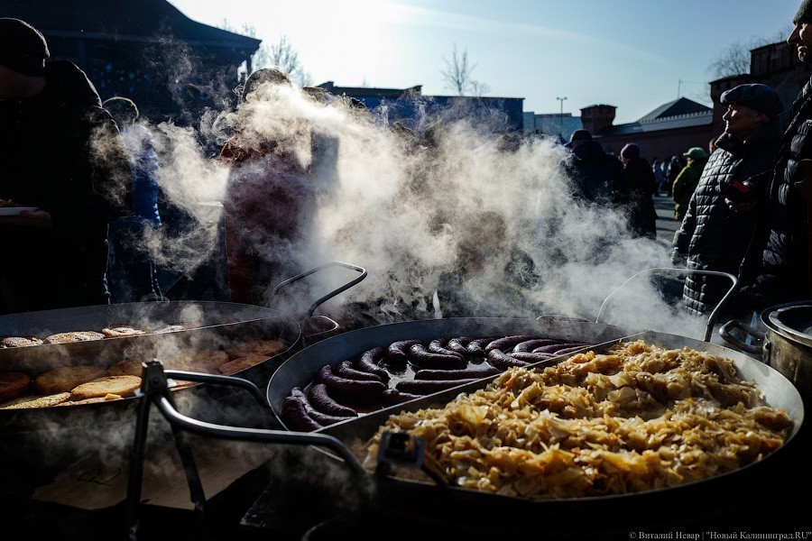 Тот же праздник, только в профиль: День длинной колбасы прошёл на новом месте