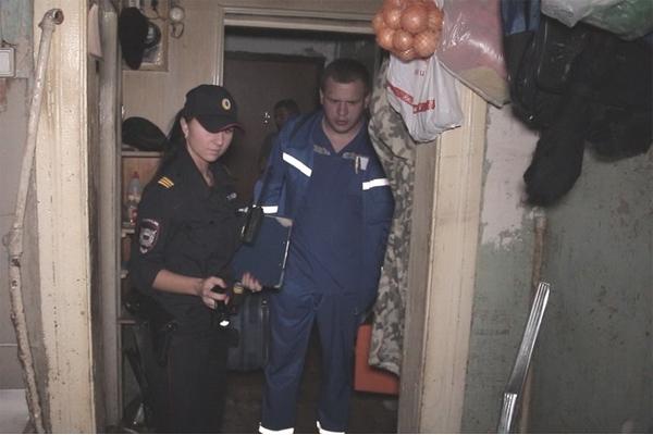 Из-за мужчины, выломавшего газовую трубу, полиция эвакуировала жильцов дома (фото)