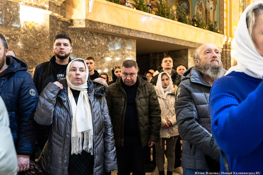 Крестный ход и литургия: как в Калининграде встретили Рождество (фото)