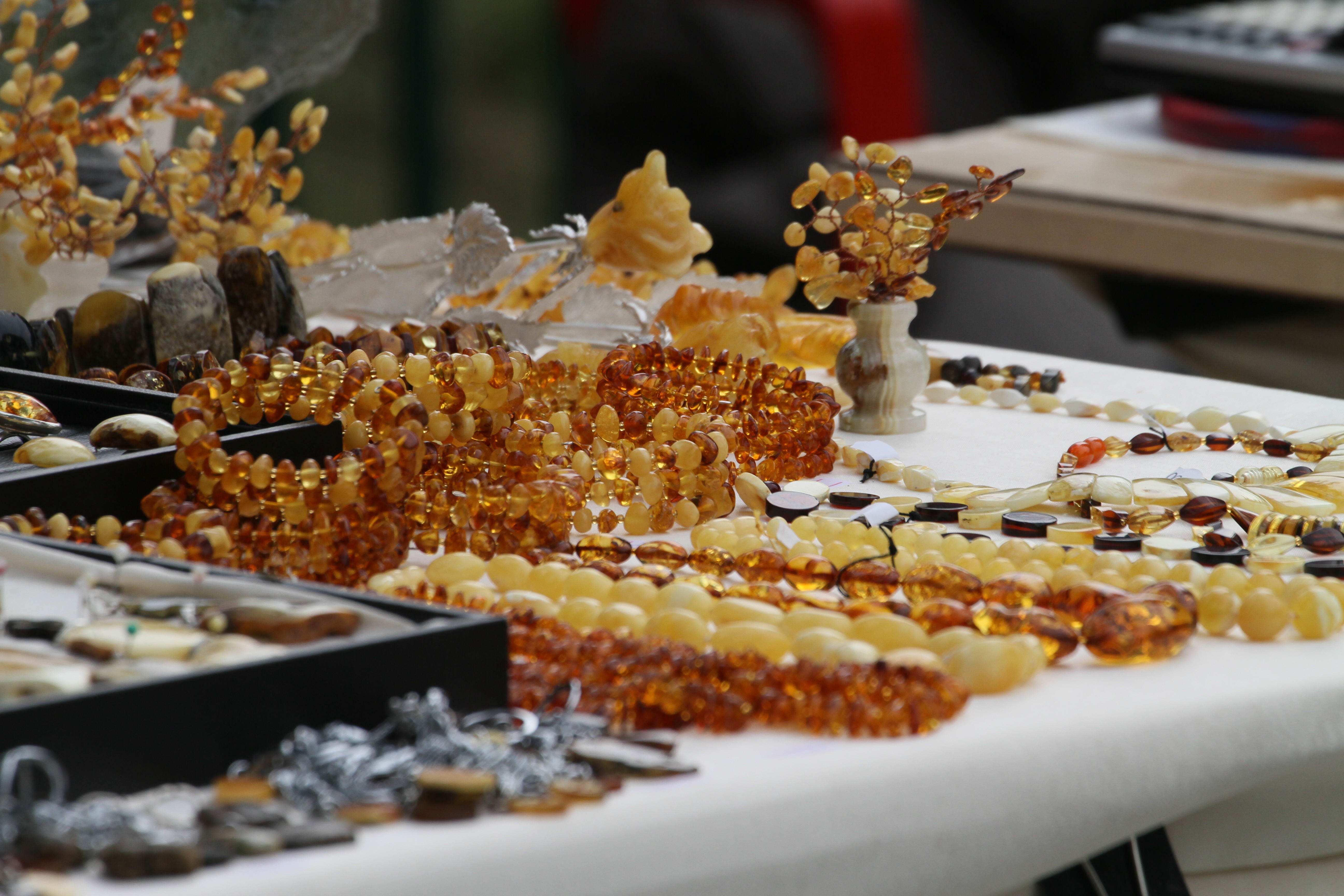  УМВД: калининградец украл из ювелирного цеха янтаря на 388 тысяч   