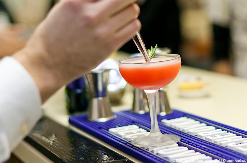 Сухая теория и жидкая практика: мастер-класс бренд-амбассадора ликёра Becherovka