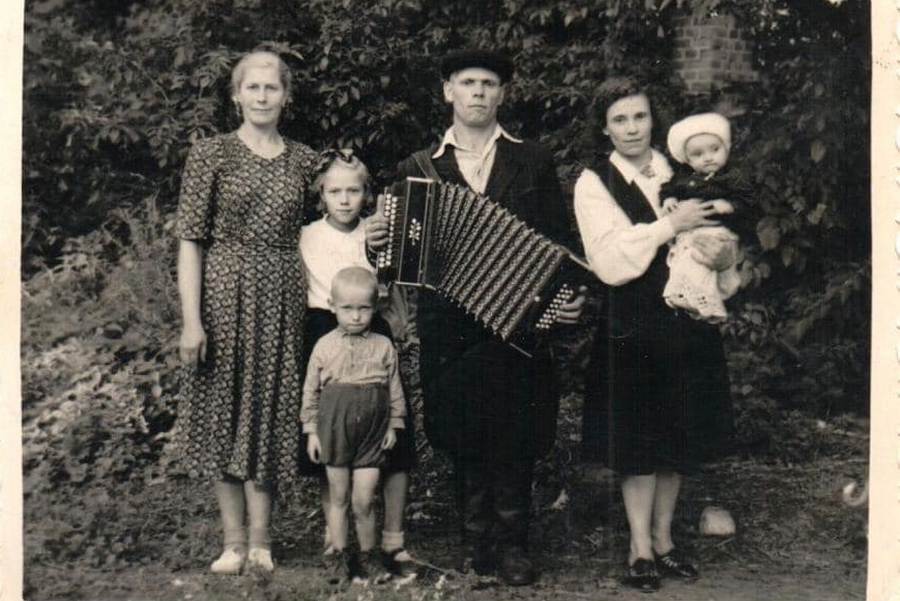 «Иди, Ивась, к Антоше!»: история о том, как советский конюх оказался сельским художником
