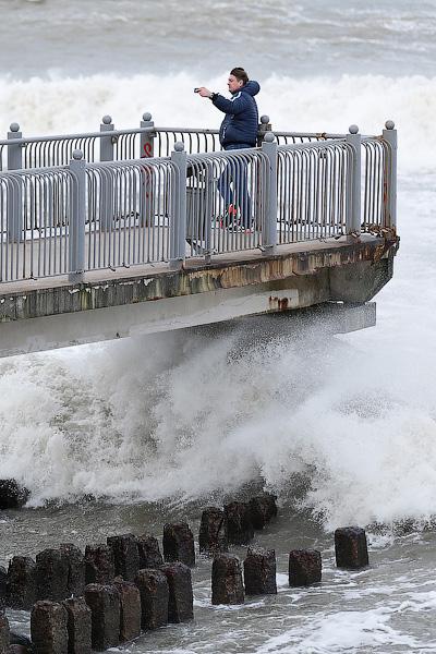 Штормовые селфи: ураган в Светлогорске (фото)