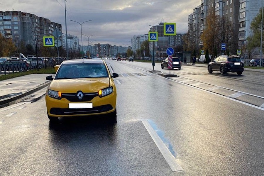 На Сельме таксист сбил пожилого мужчину (фото)