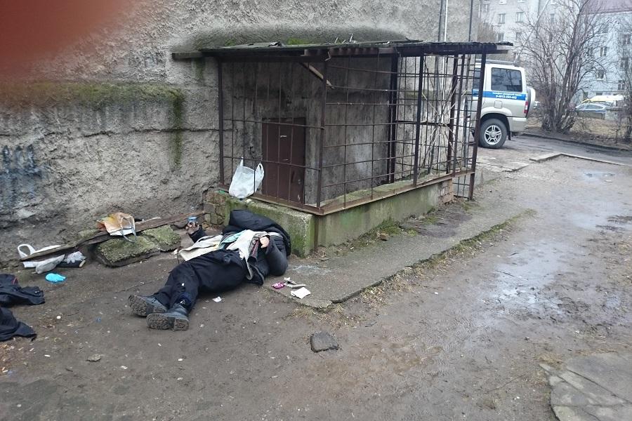 В Калининграде прохожие нашли погибшего мужчину (фото)