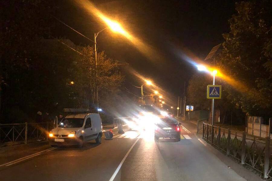 На проспекте Победы в Калининграде на «зебре» сбили пешехода (фото)