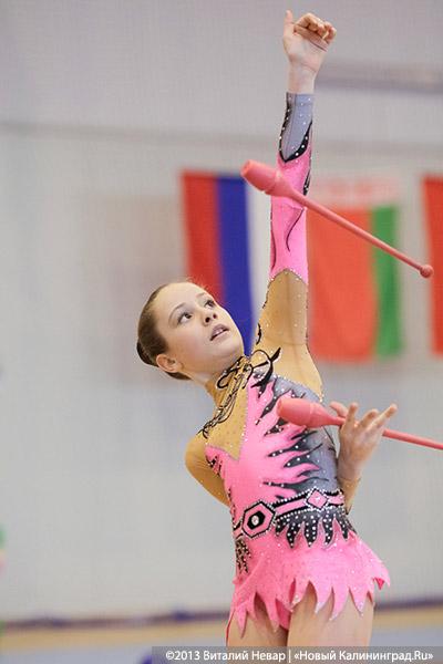 «Прогиб засчитан»: фоторепортаж с соревнований по художественной гимнастике