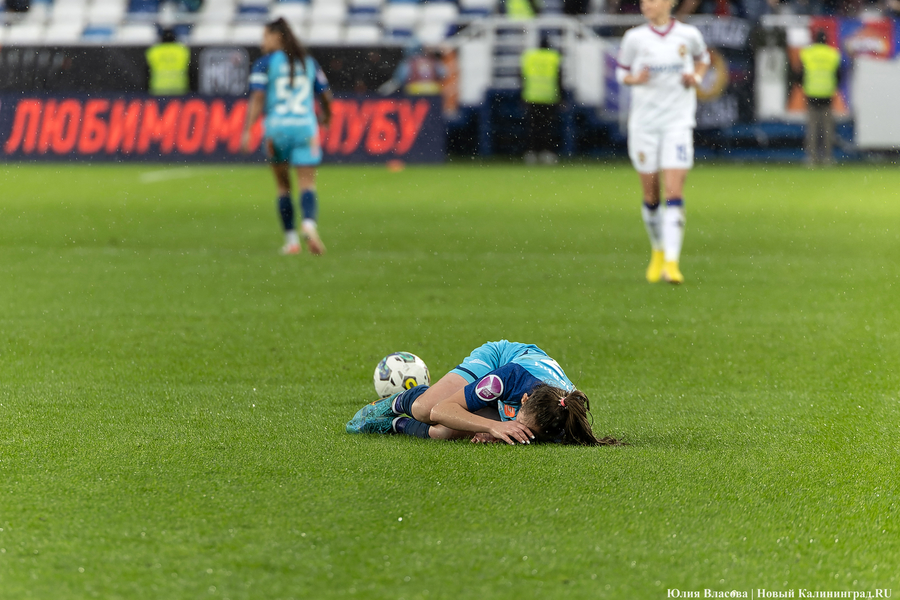 «Дерби двух столиц»: как футболистки ЦСКА обыграли «Зенит» на «Ростех Арене» (фото)