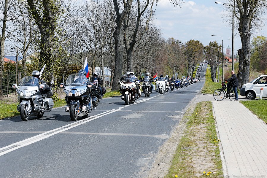 Российские байкеры в Польше: в Бранево почтили память павших солдат