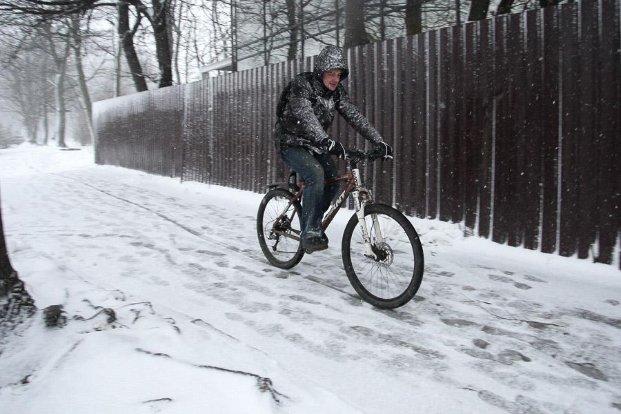 Засыпало: ураган «Ксавьер» принес в Калининград зиму
