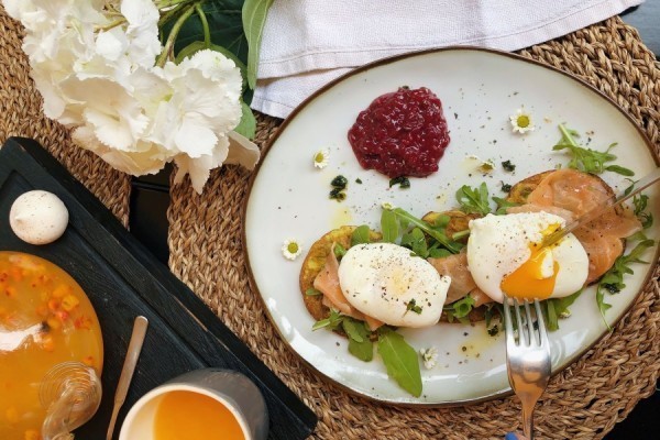 Летнее меню в «Угли»: черемша, ростки маша, меню с яйцами и многое другое